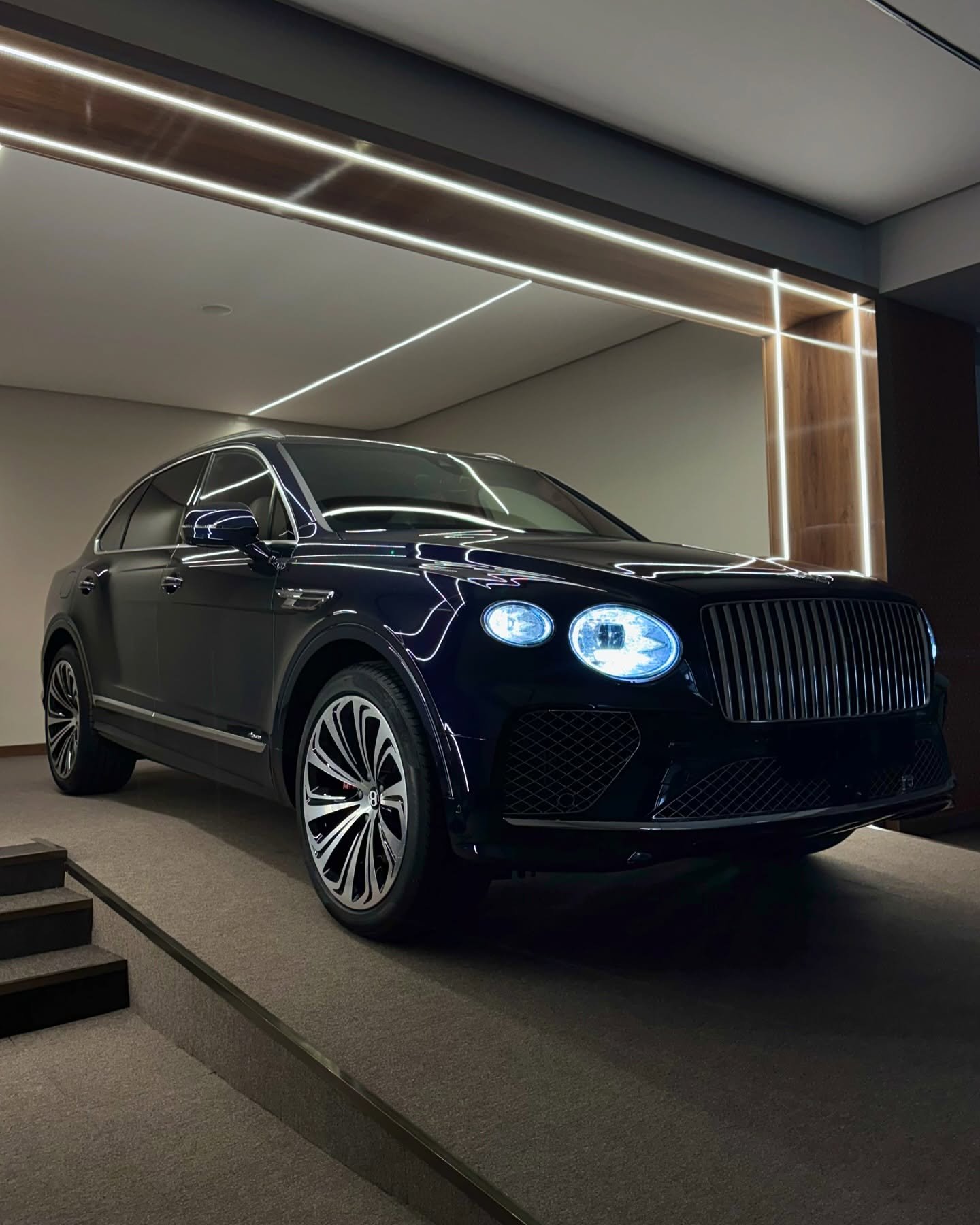 Bentley Bentayga Azure Edition